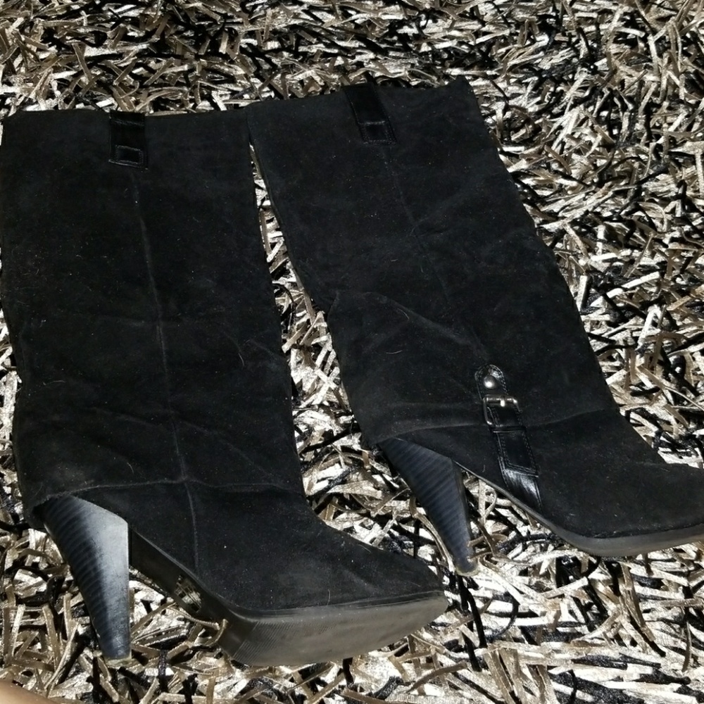 Suede boots